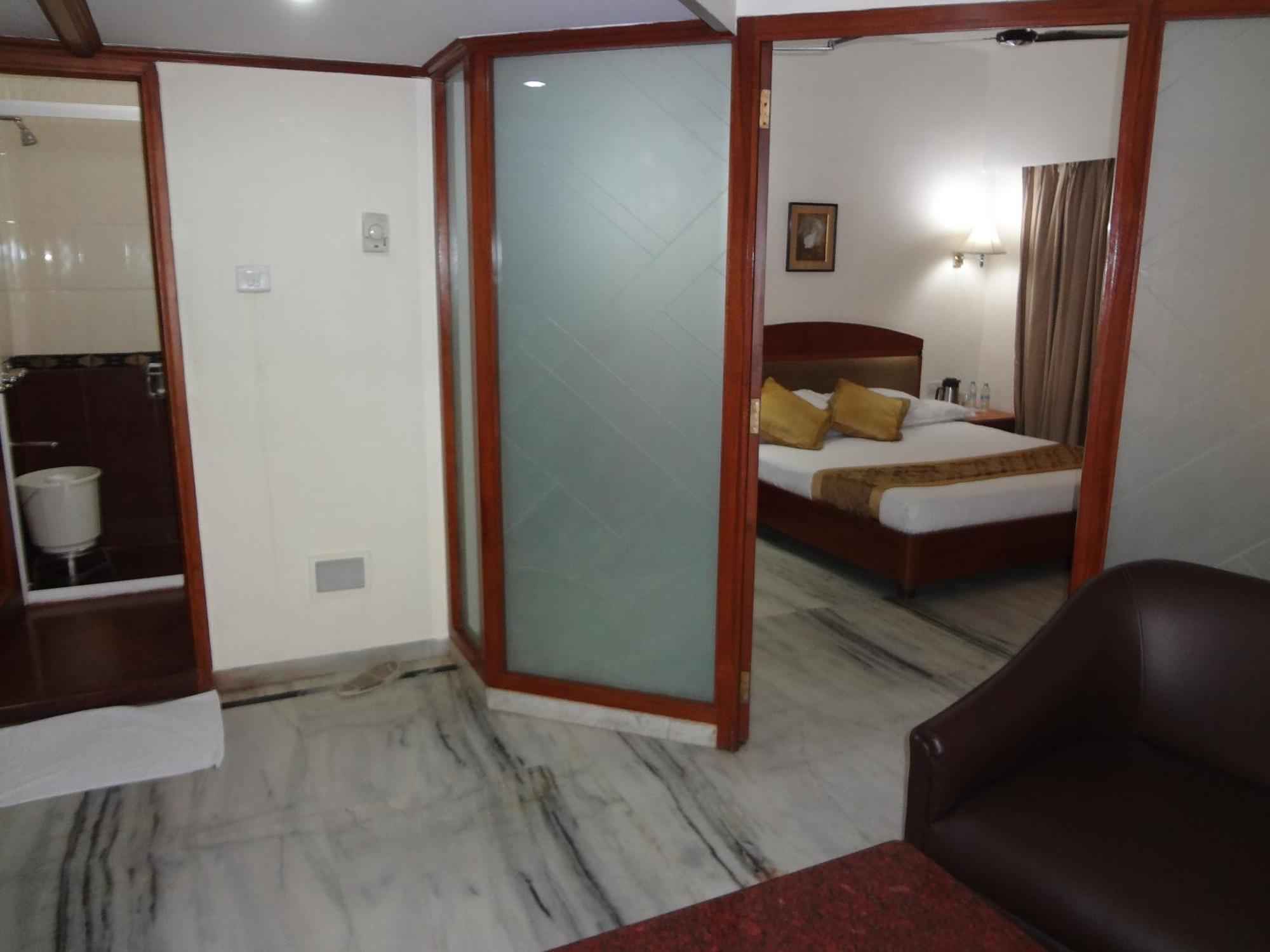 Daspalla Executive Court Visakhapatnam Exterior photo