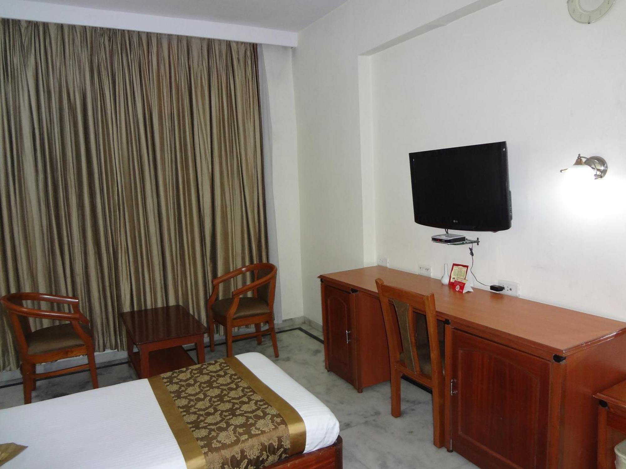 Daspalla Executive Court Visakhapatnam Exterior photo